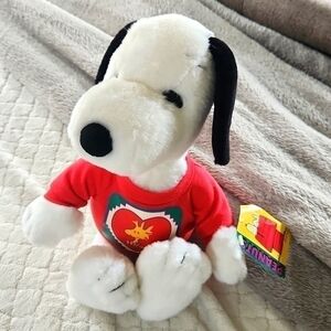 Vintage Snoopy  "Peanuts" Plush Valentines Charlie Brown Seasonal Christmas